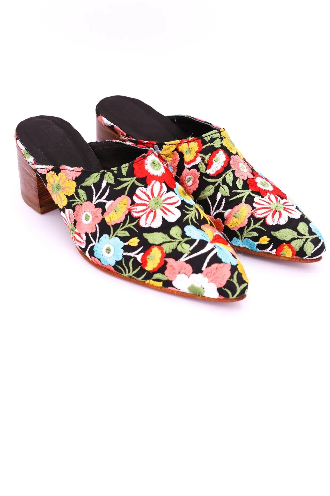BLACK FLOWER EMBROIDERED HEELED MULES