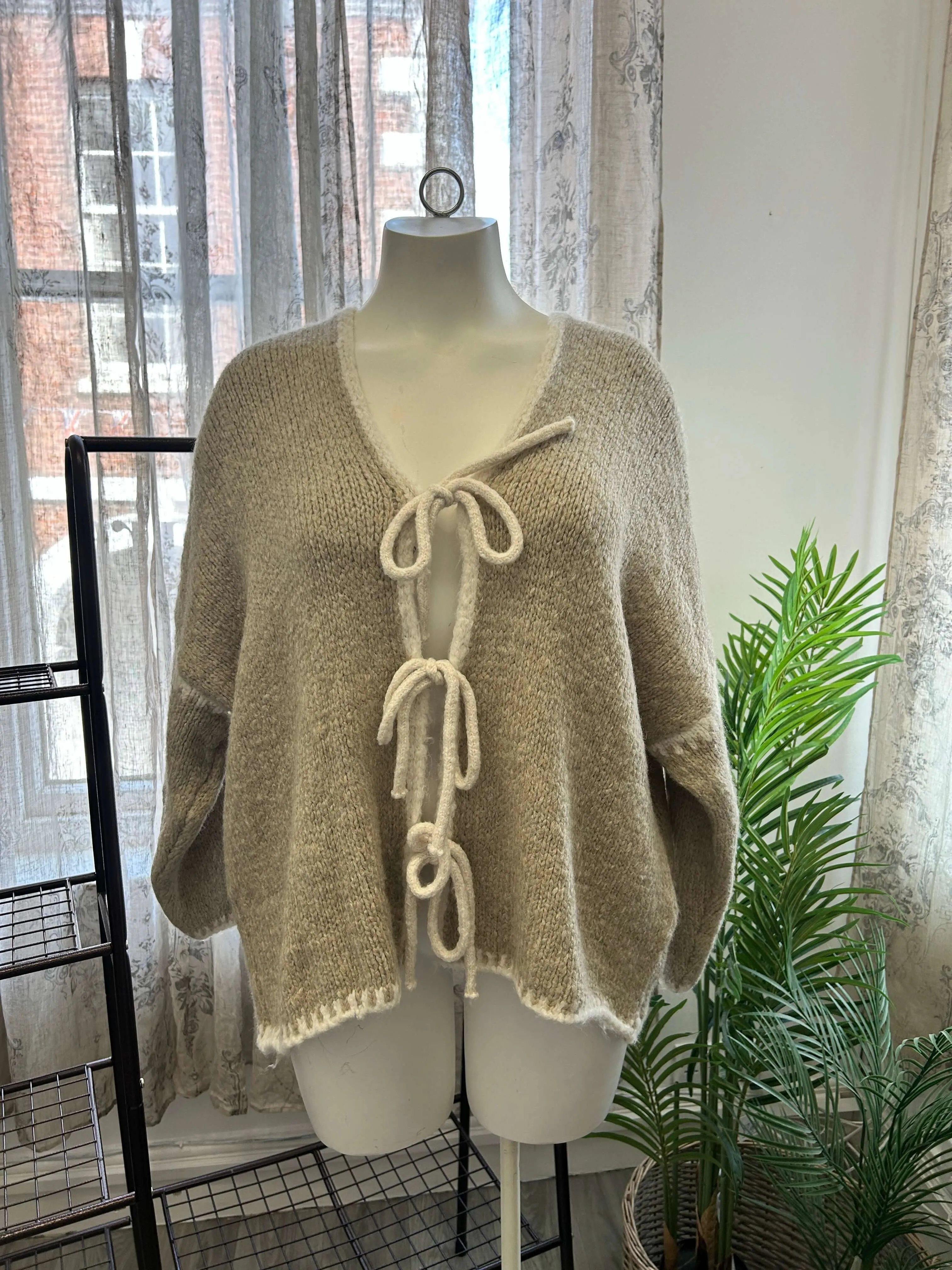Contrast Stitch Bow Detail Cardigan
