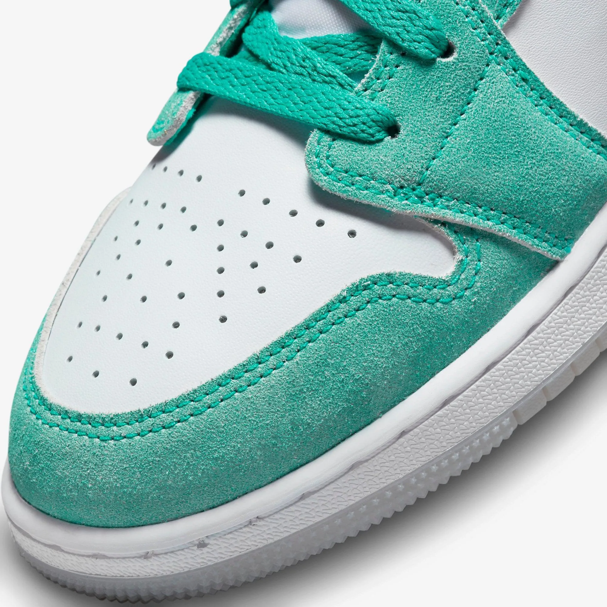 (GS) Air Jordan 1 Low SE 'New Emerald' (2022) DO8244-301