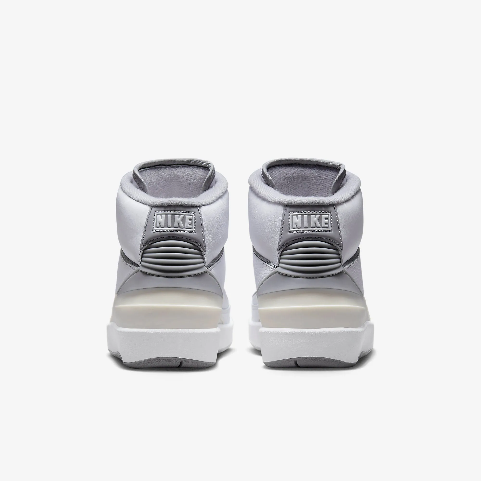 (GS) Air Jordan 2 Retro 'Cement Grey' (2023) DQ8562-100
