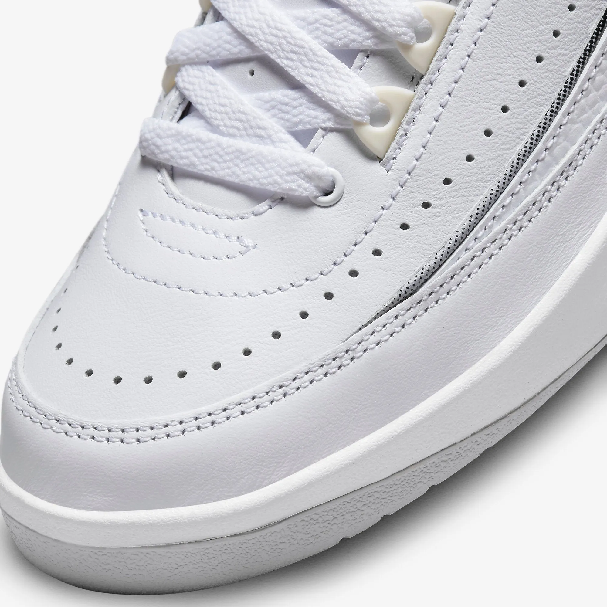 (GS) Air Jordan 2 Retro 'Cement Grey' (2023) DQ8562-100