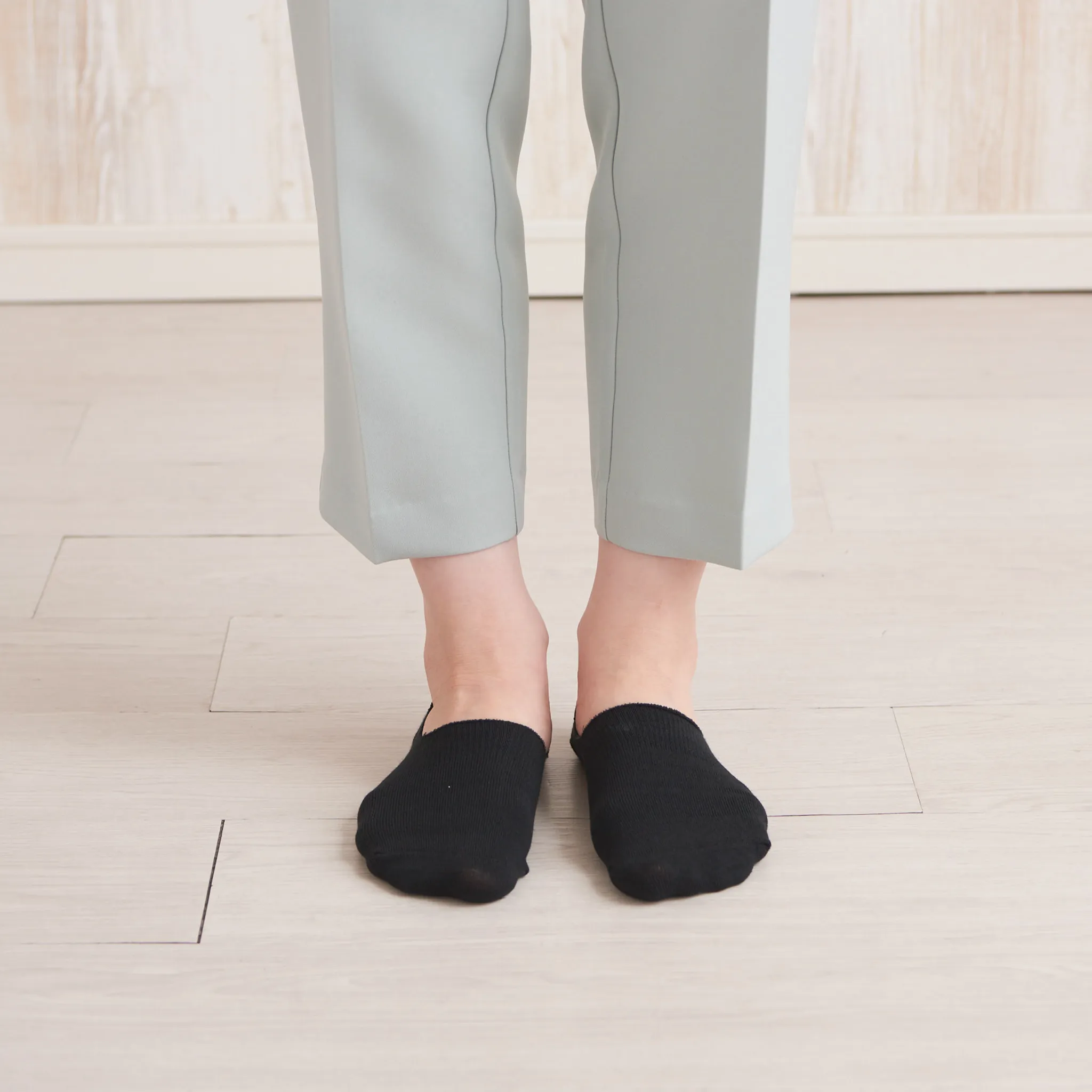Heel-Smoothing Socks - Single-layer cool-thread foot covers - 582