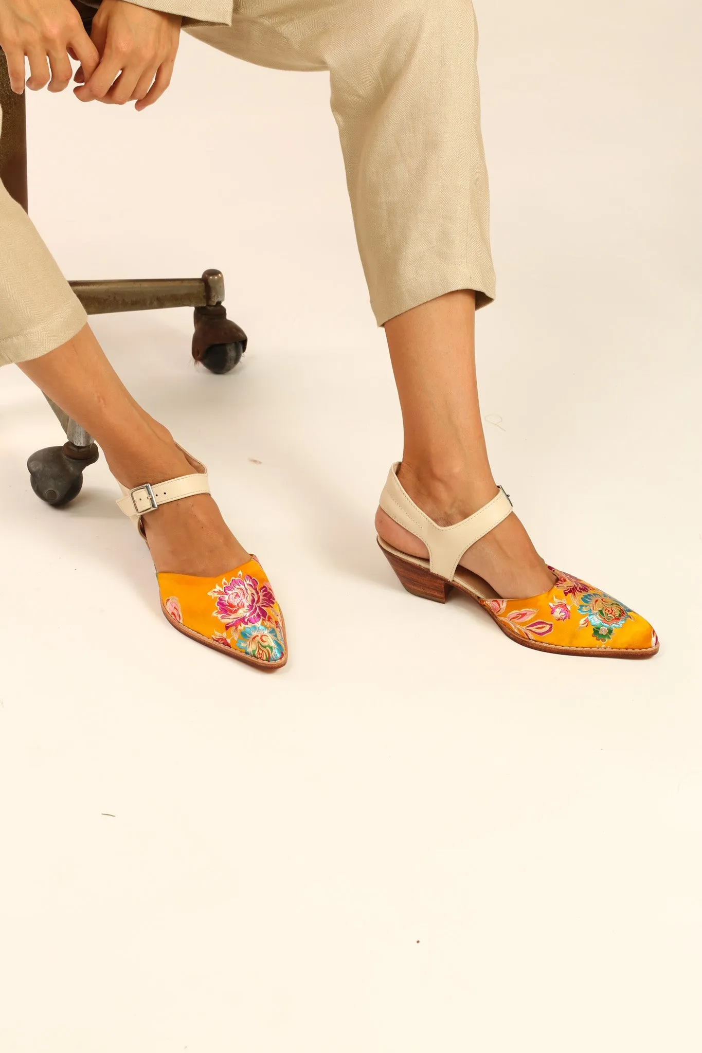 HEELED WESTERN MULES SANDALS SINDA
