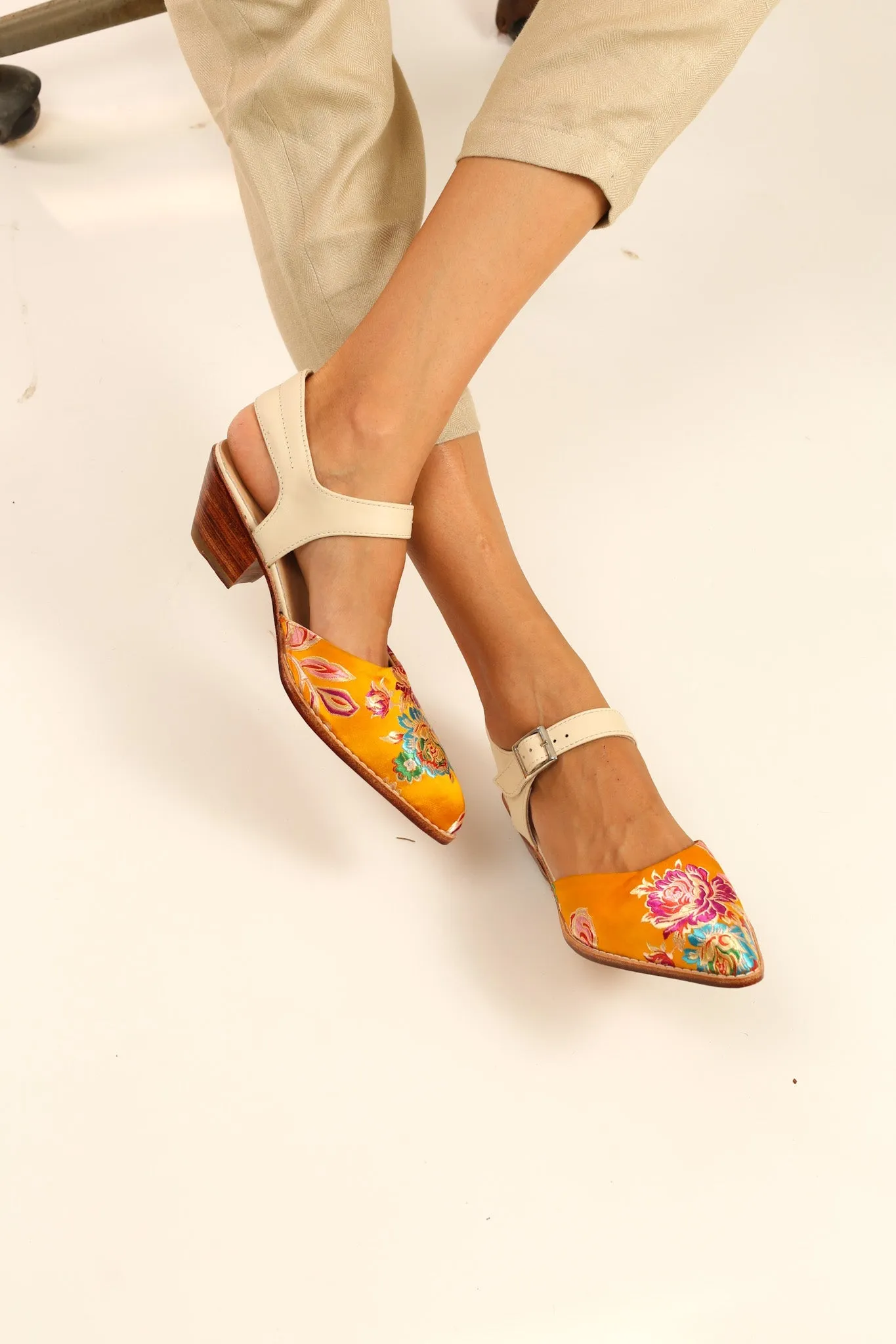 HEELED WESTERN MULES SANDALS SINDA