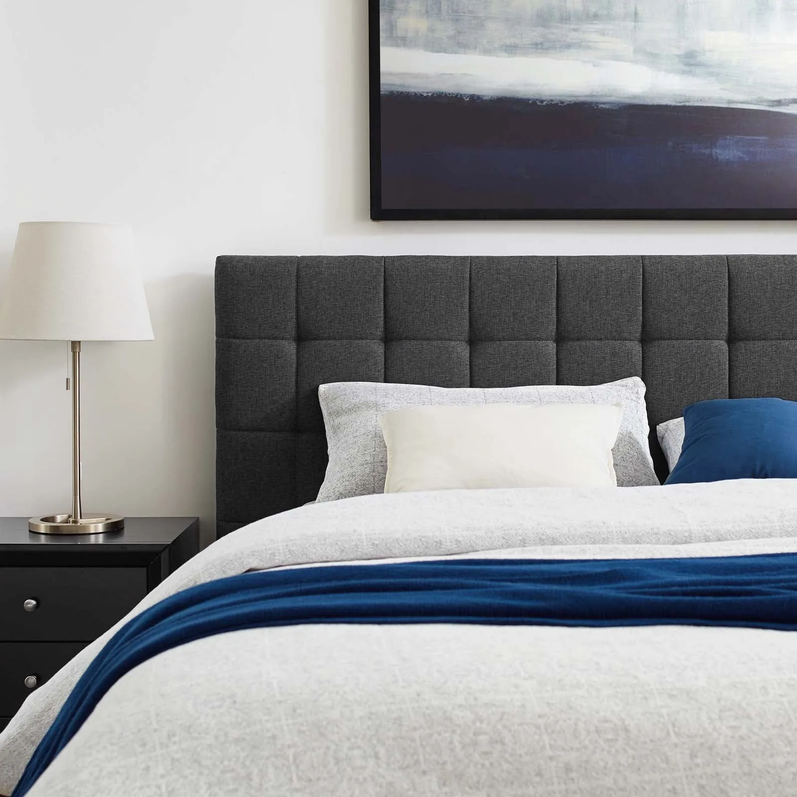 Julia Biscuit Tufted Upholstered Fabric Platform Bed