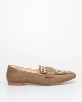 Tomaz FL083 Ladies Gold Buckle Flats (Taupe)